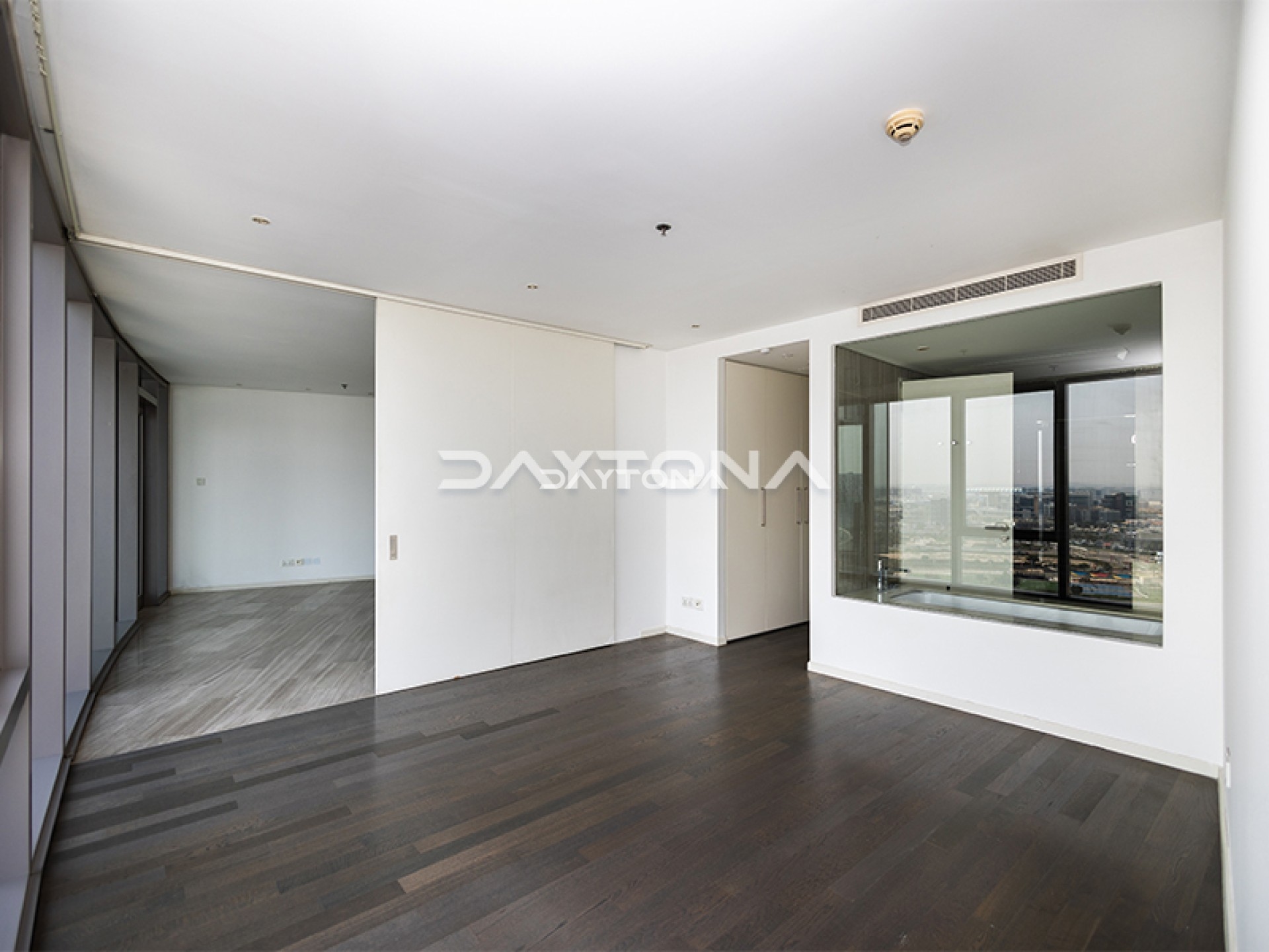 1 BEDROOM |FURNISHED | MODERN | WATERFRONT VIEW